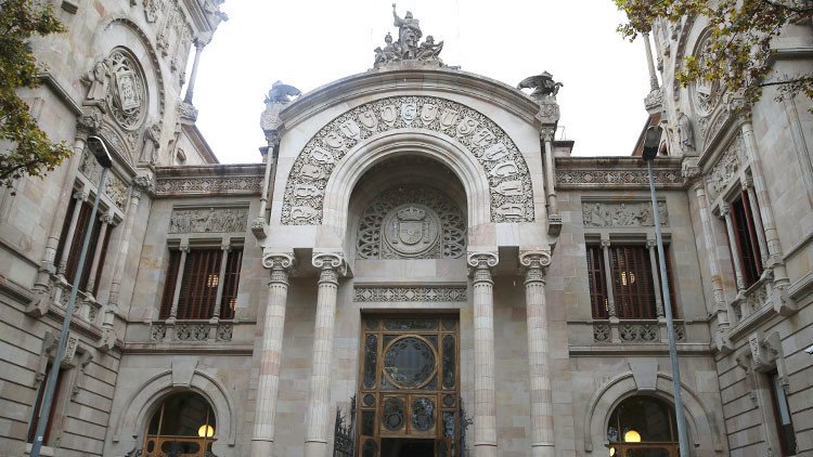 Tribunal de España ordena a Google retirar contenidos relacionados con referéndum catalán