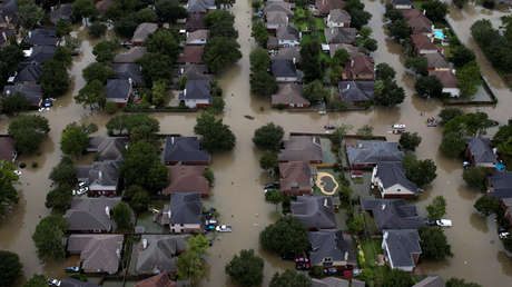 Líder religioso acusa a la comunidad gay de haber "generado" el huracán Harvey