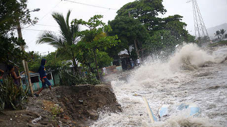 El emotivo llamado del gobernador de Florida: "¡Márchense! No podremos salvarlos cuando llegue"