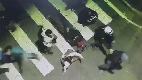 FUERTES IMÁGENES: Cuatro personas mueren arrolladas cuando socorrían a un motociclista