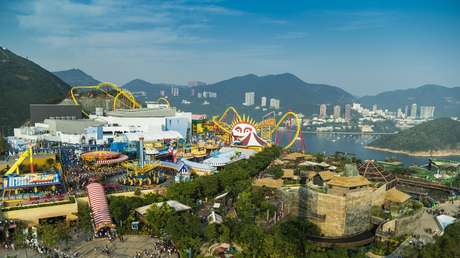 'Enterrado vivo': Un joven muere golpeado por un 'ataúd', en una casa embrujada en China