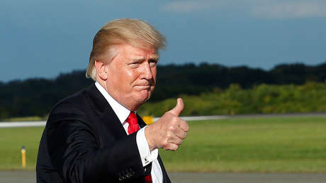 Trump comparte un polémico GIF en el que 'agrede' a Hillary Clinton