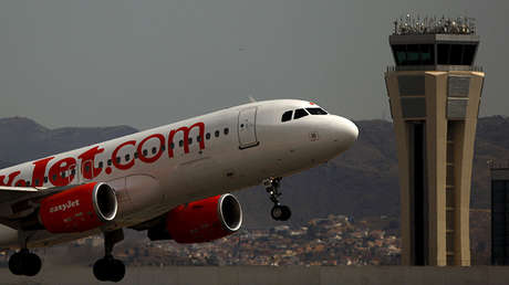 El gobierno de España prohibe el uso del español en las comunicaciones aéreas