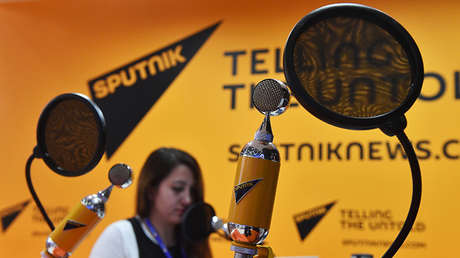 ¿Viajaron en el tiempo los periodistas rusos de Sputnik para "socavar la democracia" de EE.UU.?