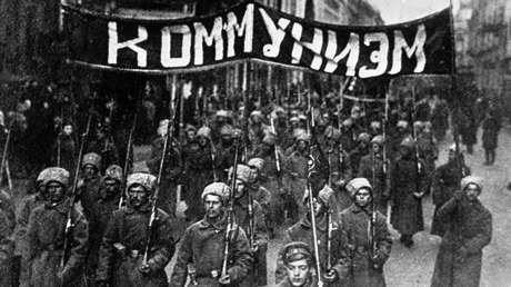 "De la Revolución Rusa podemos extraer enseñanzas y proyectarlas al presente"