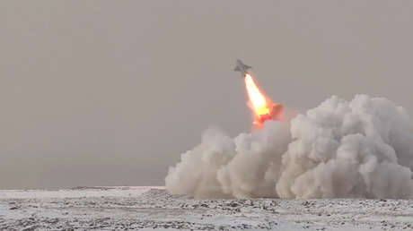 VIDEO: Rusia repele ataques navales y aéreos durante un simulacro en el Ártico