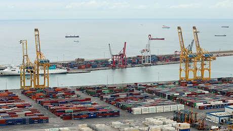 Los estibadores de Barcelona se niegan a atender un barco enviado por el gobierno de España