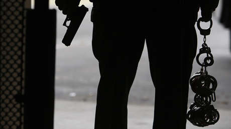 FUERTES IMÁGENES: Un policía asesina a quemarropa a un sospechoso en EE.UU.