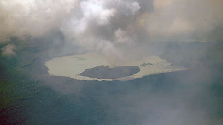 Vanuatu ordena la evacuación completa de una isla por una erupción volcánica