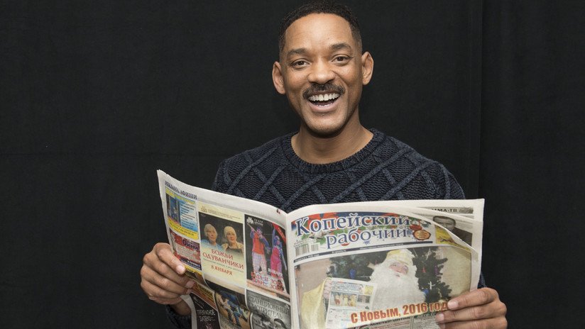 ¿Qué sucede?: Estrellas de Hollywood 'se lanzan' a leer un periódico ruso que ni los rusos conocen