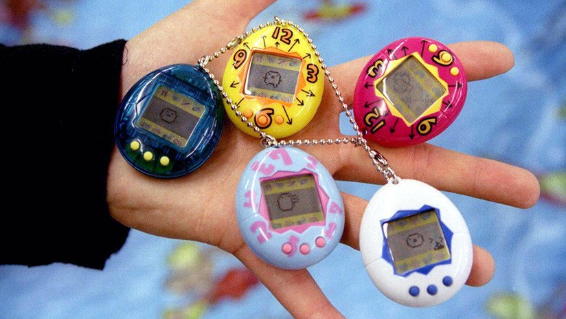 El tamagochi, la mascota virtual de los 90, está de regreso en su 20 aniversario