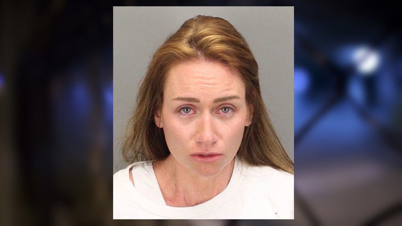 California: Descubren por Snapchat a una maestra que habría tenido relaciones con dos menores