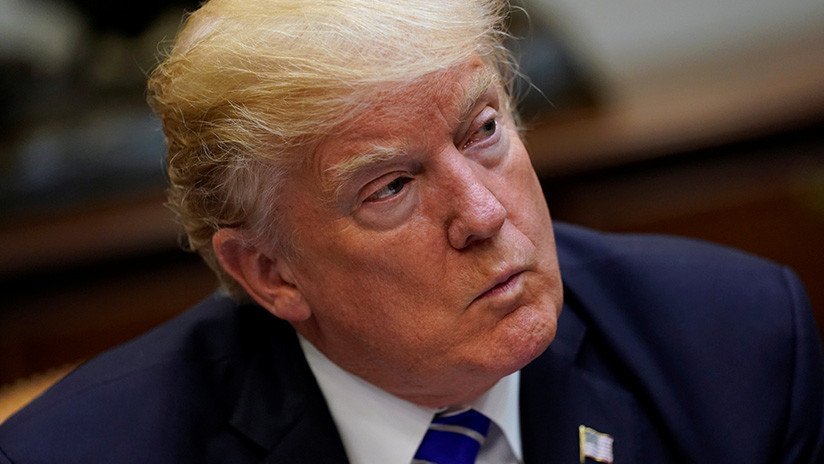 Chomsky: "Trump ha puesto el Reloj del Juicio Final cerca de la medianoche" 