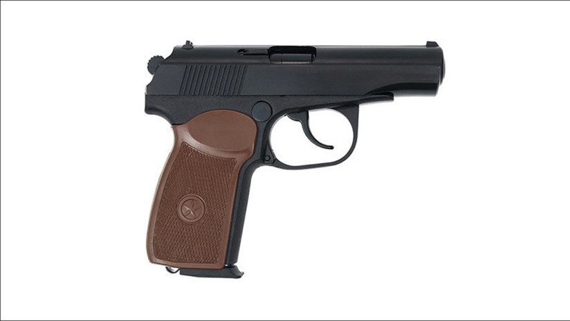 Kaláshnikov ofrece a los periodistas seductor descuento en armas no letales para evitar ser atacados