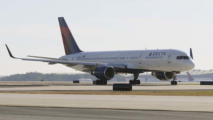 Un avión con estrellas de la NBA choca de frente con un ovni (FOTOS)