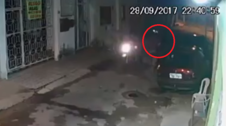 Cuando el ladrón pasa a víctima: se mete en el barrio equivocado y le dan su merecido 