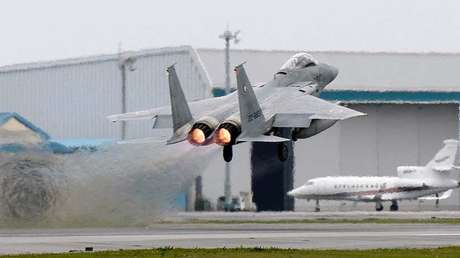 Un F-15 japonés pierde parte de un misil cuando trataba de interceptar un avión