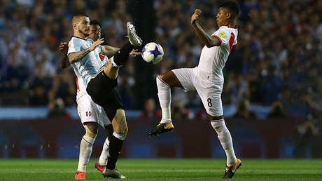 Messi mira apenado la Copa Mundial y Bruce Lee portero en Bolivia: Los mejores memes de la Conmebol