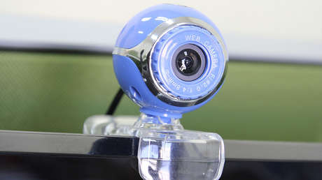 "Entré y vi que se movía": Una cámara web cobra vida propia y empieza a hablar con su dueña (VIDEO)