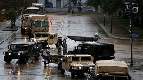 El huracán Nate toca tierra en EE.UU. con vientos devastadores y causando inundaciones a su paso