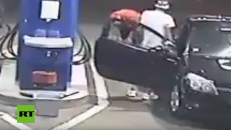 ¡Cuidado!: Esta es la brutal lección que aprenderás si no apagas el cigarrillo en una gasolinera