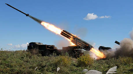 Video: Brigadas de lanzacohetes rusas se entrenan en los Urales para eliminar a grupos extremistas
