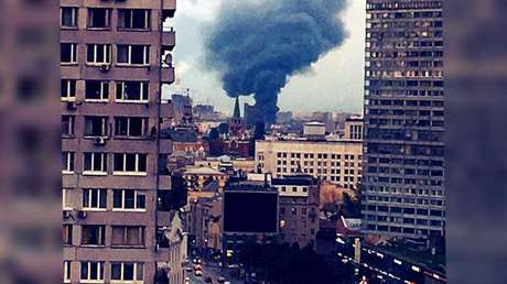 Se produce un fuerte incendio en el centro histórico de Moscú (VIDEO, FOTOS)