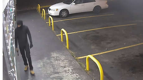 Entra a robar en una tienda y en 3 segundos entiende que se había metido en el lugar equivocado