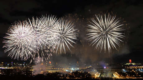 VIDEO: Moscú acoge con fuegos artificiales el Festival de la Juventud y los Estudiantes 