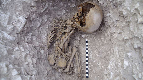 Hallan un cementerio prehistórico durante la construcción de una guarnición del Ejército británico