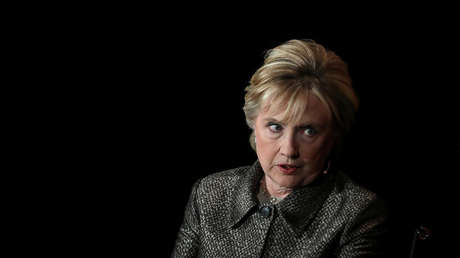 Assange responde a Clinton: Es una persona "tenebrosa" que "miente constantemente"