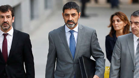 La jueza deja en libertad al jefe de los Mossos, pero con medidas cautelares