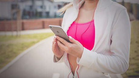 Acusan a Facebook de 'destapar' la identidad de trabajadores sexuales con sus recomendaciones