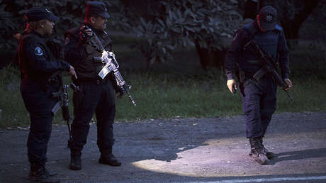 Hombres armados incendian viviendas y toman un poblado del norte de México