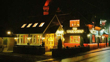 VIDEO: Una cámara capta actividades misteriosas en un pub 'embrujado' en el Reino Unido