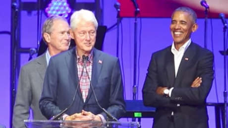 Video viral: Todos se preguntan qué le dijo George W. Bush a Obama que le hizo reír tanto