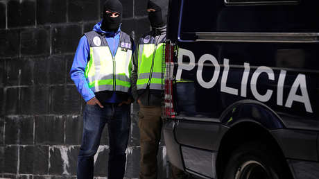 España: Detienen a una docena de responsables policiales acusados de corrupción