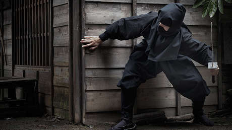 Anciano de día y ninja de noche: Arrestan a un escurridizo ladrón de 74 años en Japón