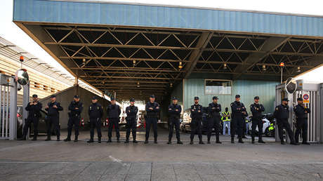 La Policía Nacional española trata de impedir que los Mossos d'Esquadra incineren documentos