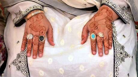 Una paquistaní que quería matar a su esposo envenena a 27 personas