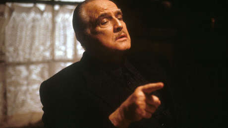 Un capo de la mafia italiana ordena 'eliminar' a su propia hija, enamorada de un jefe policial