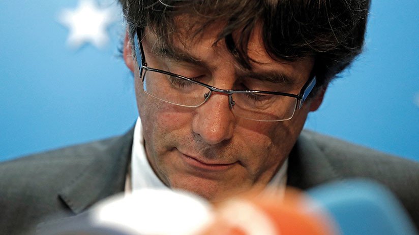 España: El fiscal pide una orden de detención internacional para Puigdemont