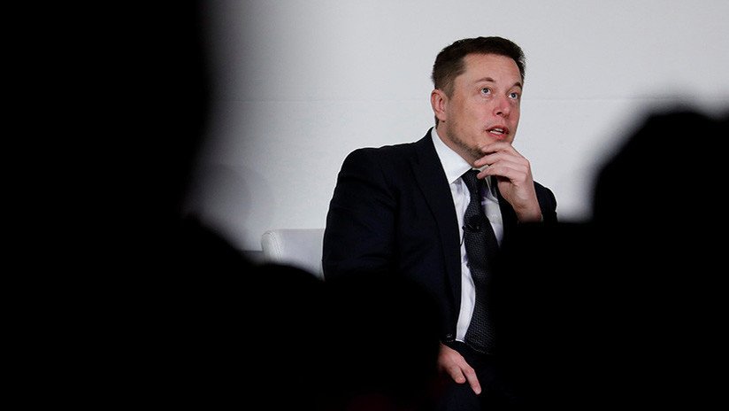 Elon Musk aparece secretamente en un evento de marines de élite de EE.UU.