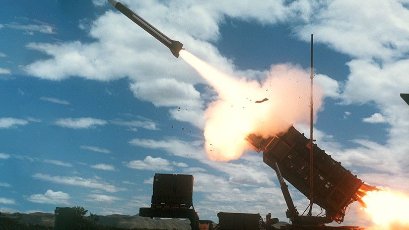 Trump vincula a Irán con el misil lanzado por los hutíes de Yemen contra Arabia Saudita