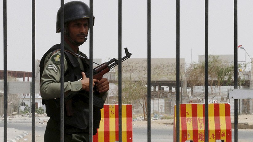 La coalición liderada por Riad bloquea los puertos terrestres, marítimos y aéreos de Yemen