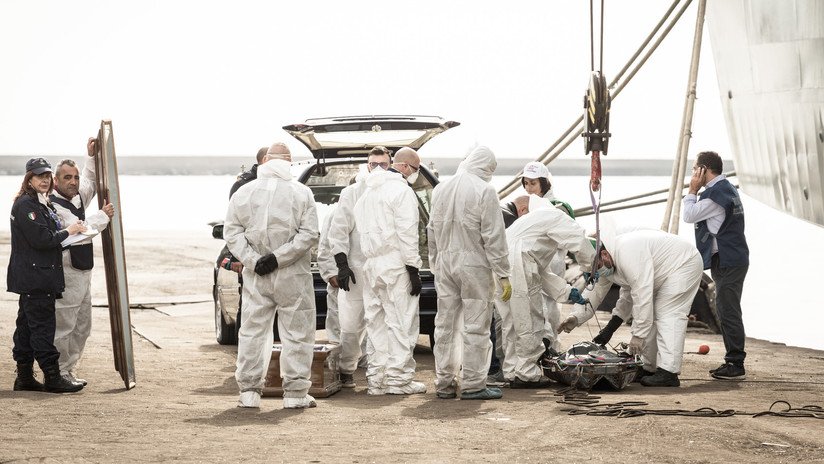 Hallan los cuerpos de 26 adolescentes cerca de la costa de Italia