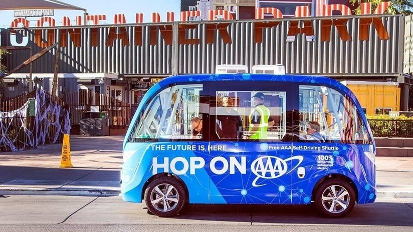 Un microbús autónomo se accidenta en Las Vegas el primer día que comienza a funcionar