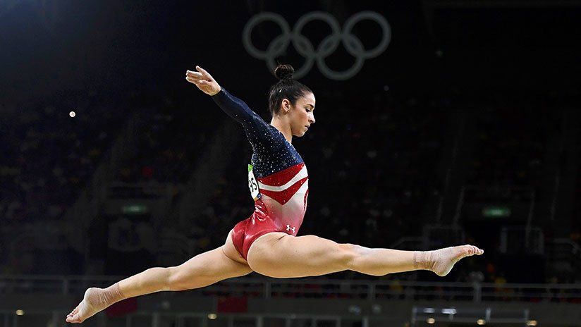 Una gimnasta olímpica denuncia al médico del equipo de EE.UU. por abuso sexual