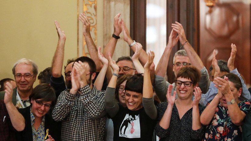 La CUP decide concurrir a las elecciones "ilegítimas" del 21-D en Cataluña