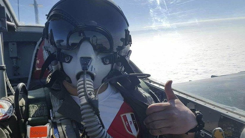 Aviones militares de Perú sobrevuelan el hotel donde se aloja el equipo de fútbol de Nueva Zelanda 